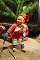 K&Co. præsenterer: Sød, gammel butiks julenisse med filttøj og træsko...