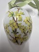 Antik Huset præsenterer: Påskeæg fra Royal Copenhagen er i 2011 Forsytia,Højde 6 cm.