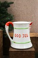K&Co. præsenterer: Gammel håndmalet fajance julekande med "God Jul" og nisse ansigter fra Gustafsberg...