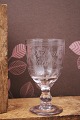 Gammelt fransk souvenir vin glas med graveret skrift og ...