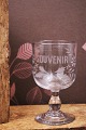 Gammelt fransk souvenir vin glas med graveret skrift og ...