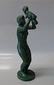 Ipsen 860 Life! (Mother lifting her baby) Niels Tvede 31 cm