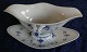 Musselmalet Riflet porcelæn, oval sovseskål nr. 202 fra 1923-1934