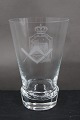 Frimurerglas til St. Johs. Logen i Nyborg, ølglas dekoreret med slebne symboler, på kantsleben fod