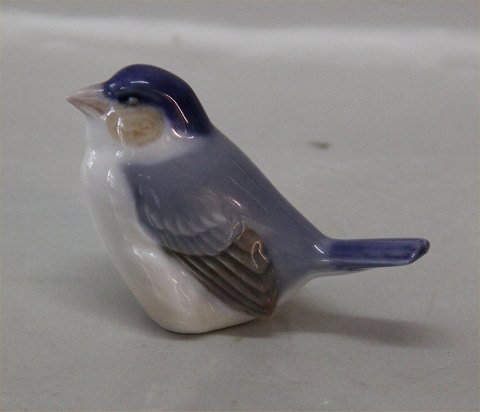 Klosterkælderen - Royal Copenhagen figurine 1040 RC Finch A