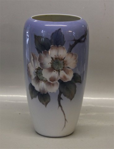 Bluebell Tidligere Charmerende Klosterkælderen - Royal Copenhagen * 2630-1049 RC Flower Vase 23 cm - Royal Copenhagen * 2630-1049 RC Flower Vase 23 cm Bluebell Tidligere Charmerende Klosterkælderen - Royal Copenhagen * 2630-1049 RC Flower Vase 23 cm - Royal Copenhagen * 2630-1049 RC Flower Vase 23 cm