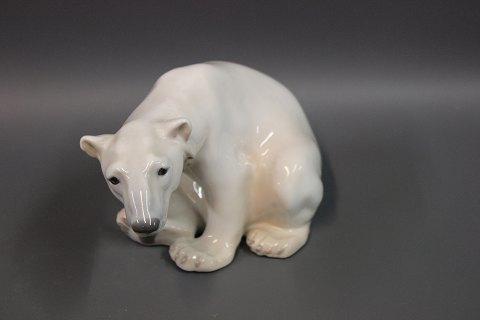 ・polar bear・１６cm・B&G. ・ Bing & Grondahl B & G Denmark Sitting Polar Bear Figurine No 1629