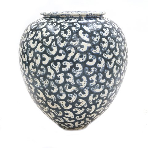 kugle nylon vedholdende KAD ringen - Per Weiss vase. * Kolossal stentøjsvase med geometriske  mønstre fremstillet og s - Per Weiss vase. * Kolossal stentøjsvase med  geometriske mønstre fremstillet og s