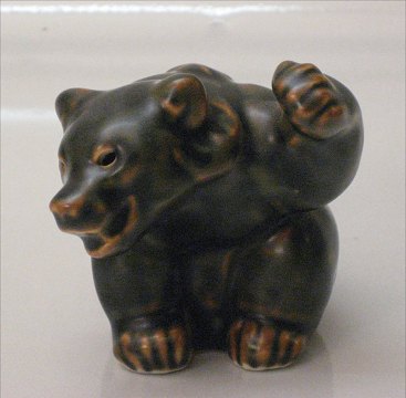 Klosterkælderen - Royal Copenhagen Art Pottery RC 21433 Brown bear