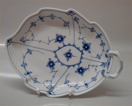 Klosterkælderen - B&G Blue Traditional porcelain 357 RC Leaf 