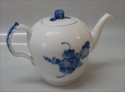 Klosterkælderen - 8244-10 Tea pot Danish Porcelain Blue Flower