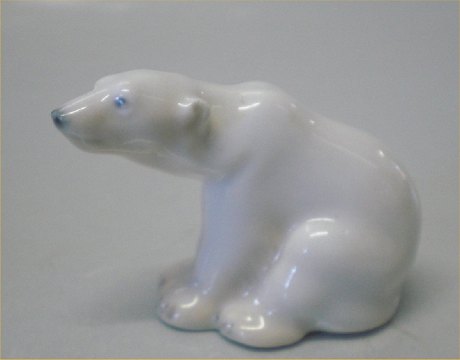 Klosterkælderen - B&G Figurine B&G 1873 Polar bear cub 4 x 5.5 cm