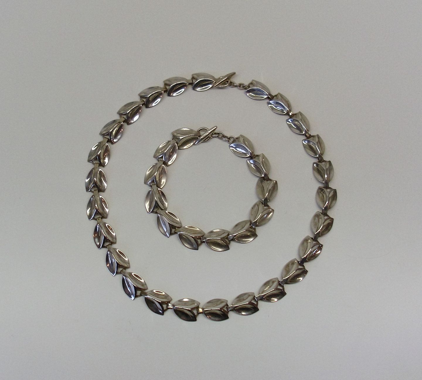 Ekspert gør ikke bidragyder KAD ringen - Hermann Siersbøl Sterling sølv Halskæde og armbånd - Hermann Siersbøl Sterling sølv Halskæde og armbånd Ekspert gør ikke bidragyder KAD ringen - Hermann Siersbøl Sterling sølv Halskæde og armbånd - Hermann Siersbøl Sterling sølv Halskæde og armbånd