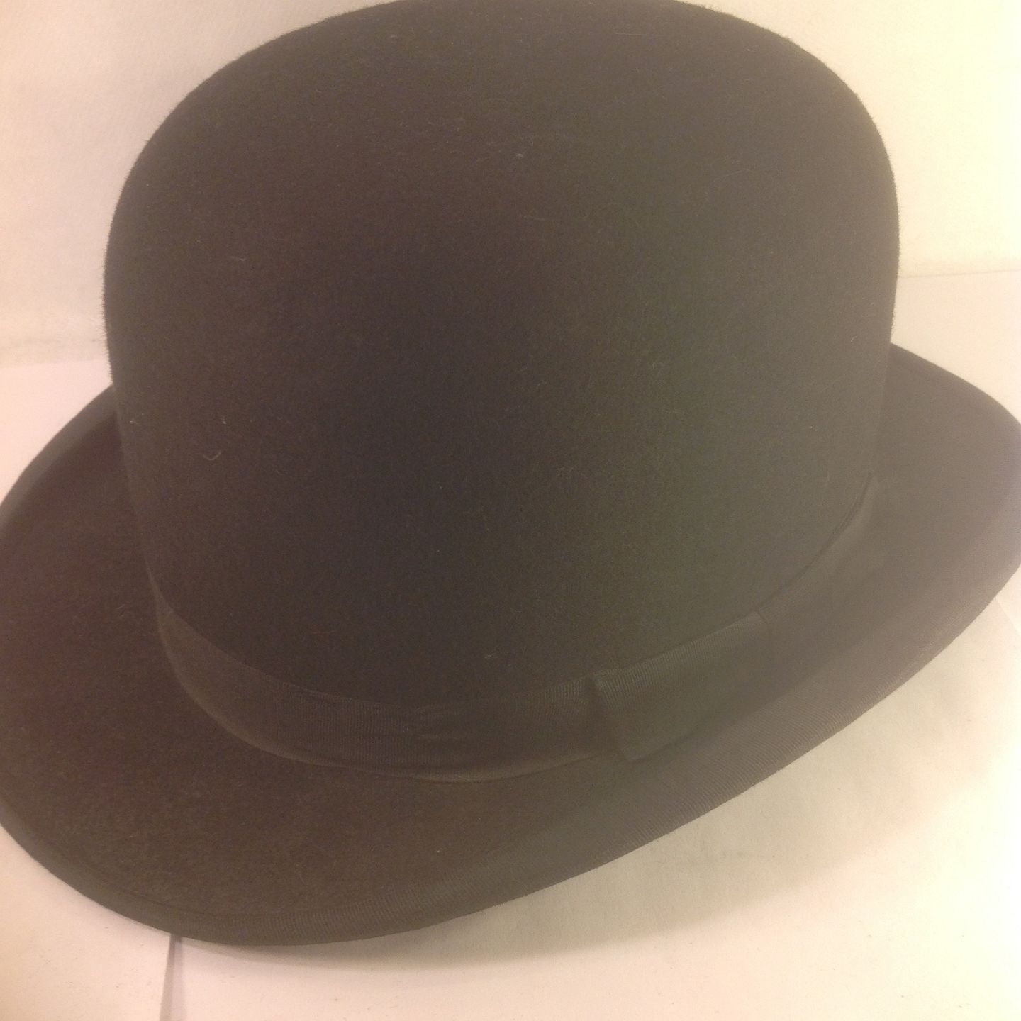 www.Antikvitet.net - Bowlerhat * Model The Jlco hat. * flot * 7, 57 * Telefon * 86983424 * Mo