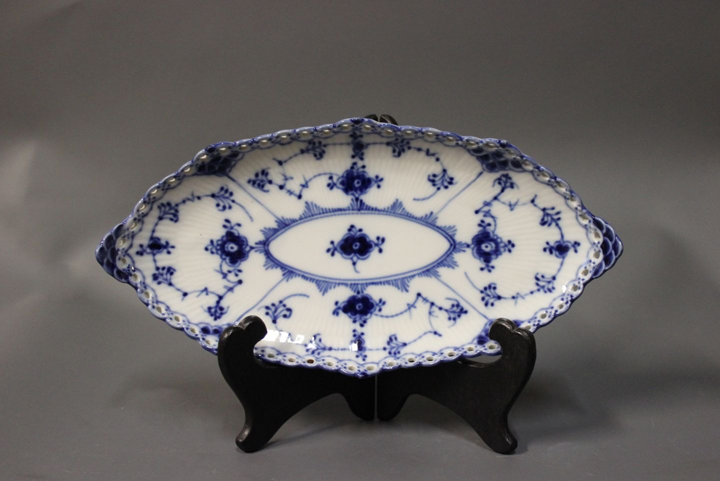 KAD ringen - Royal Copenhagen blue fluted lace dish, #1/1115