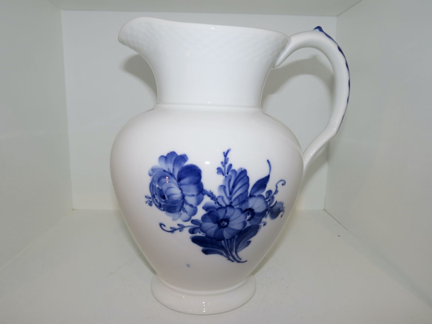 KAD ringen - Blue Flower Braided * * Large, rare milk pitcher - Blue Flower  Braided * * Large, rare milk pitcher