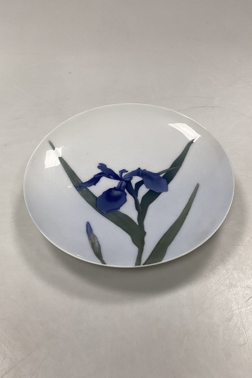 KAD ringen - Royal Copenhagen Art Nouveau Plate with Iris No. 79