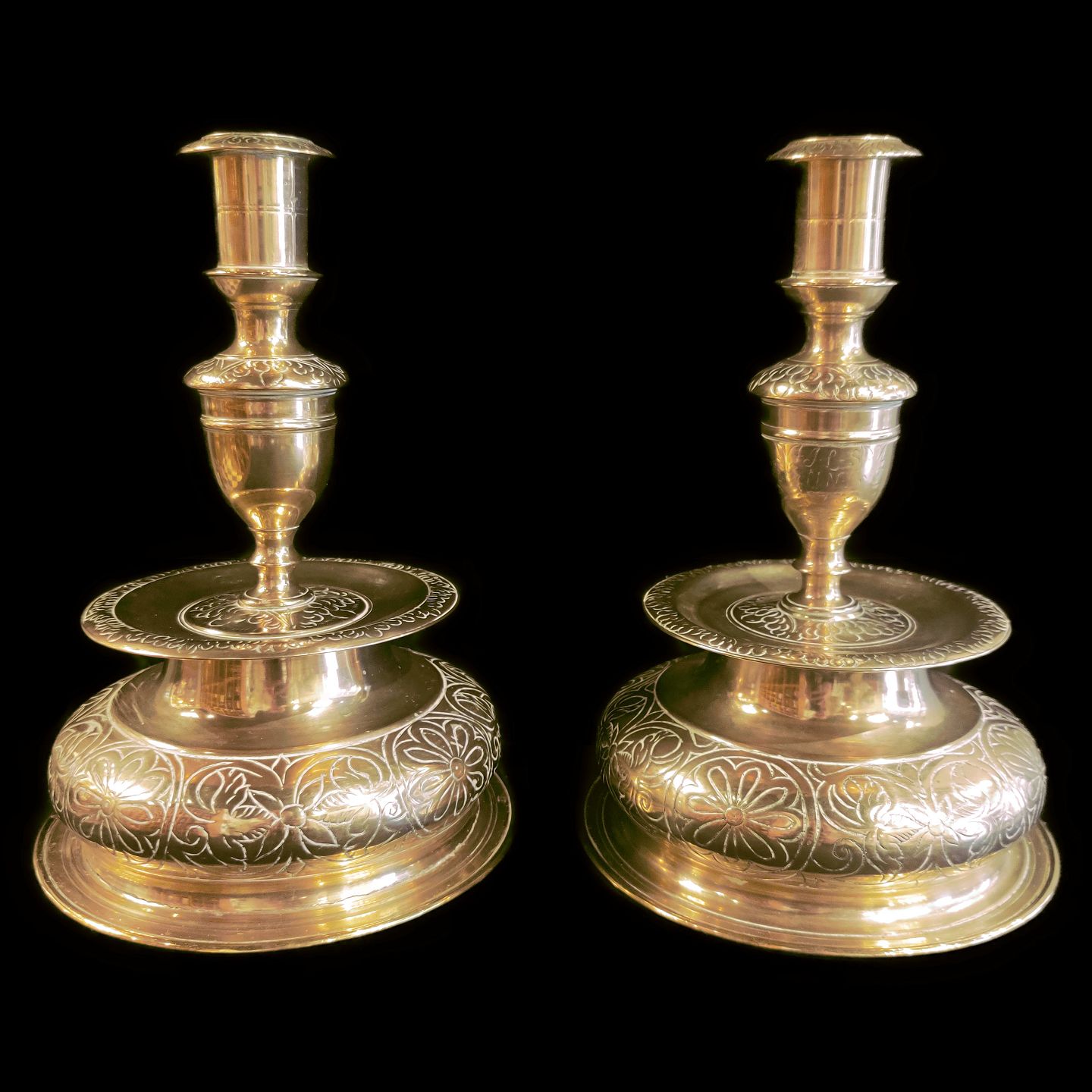 Antik Damgaard-Lauritsen - Baroque brass candlesticks, Germany 1732