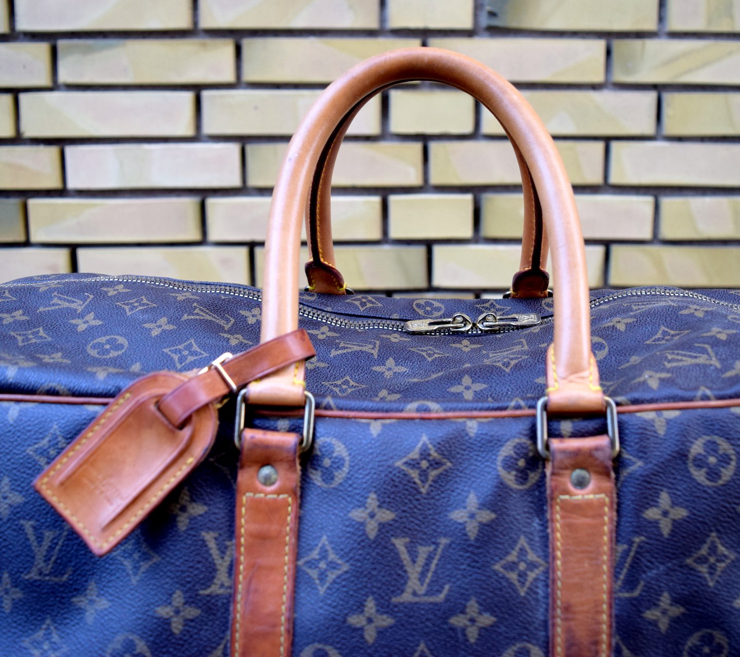 www.Antikvitet.net - Louis Vuitton: "Alize" monogram med to