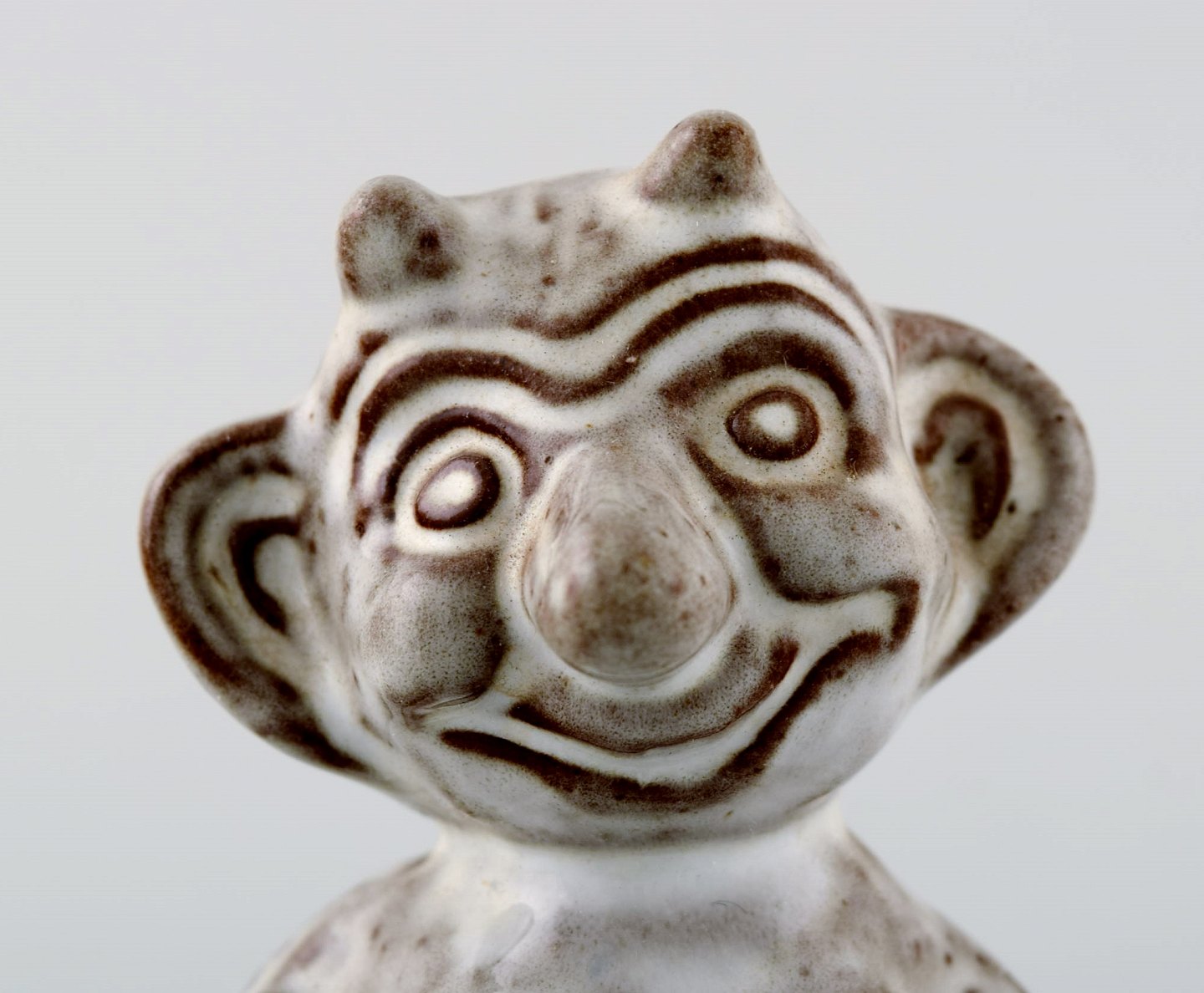 beskytte elev opretholde L Art - Michael Andersen keramik fra Bornholm. Fire håndmalede figur