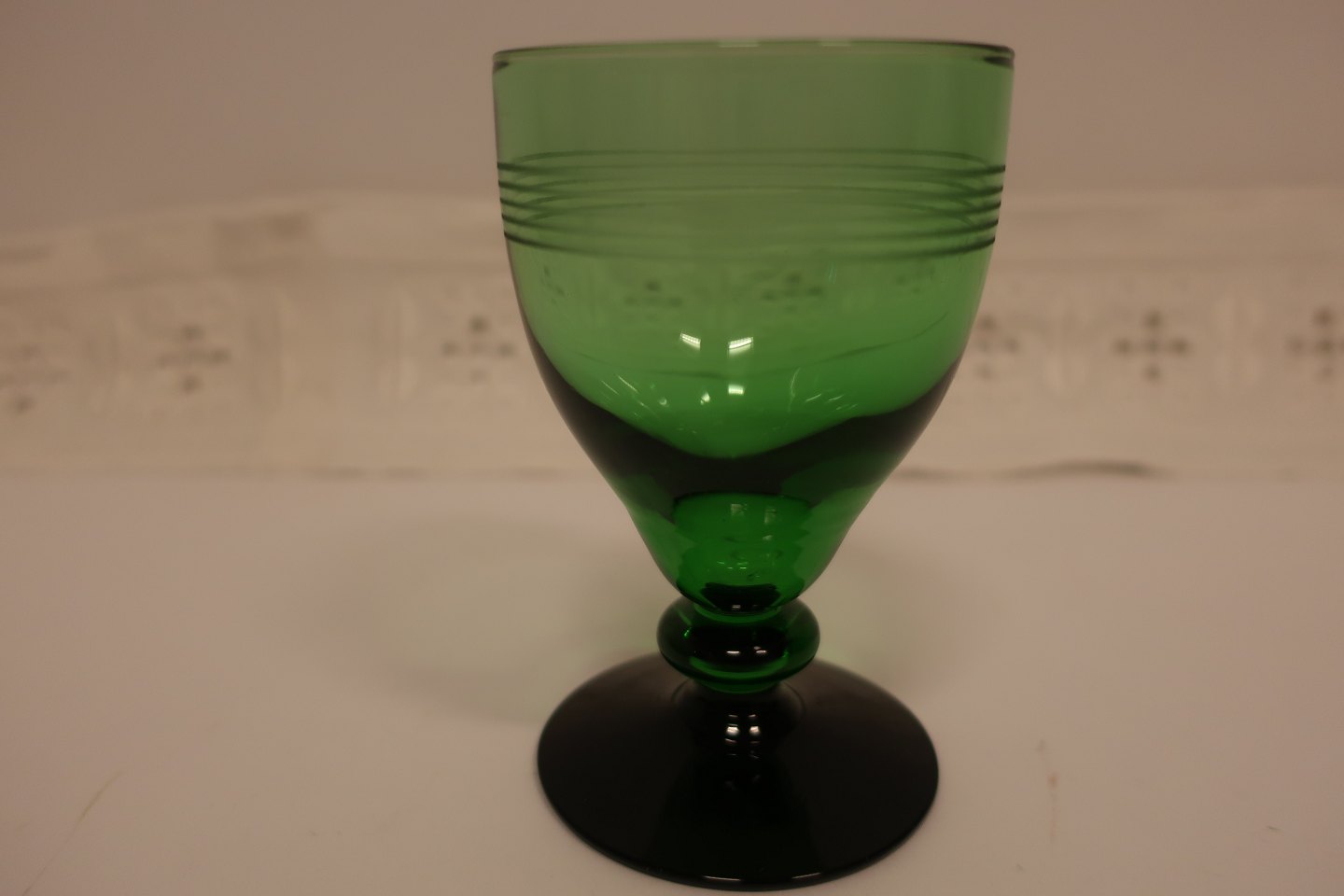 vinkel implicitte service ViKaLi - Holmegaard grønt vinglas fra serien "Hørsholm" * Grøn kumme, en  sort fod, smuk s