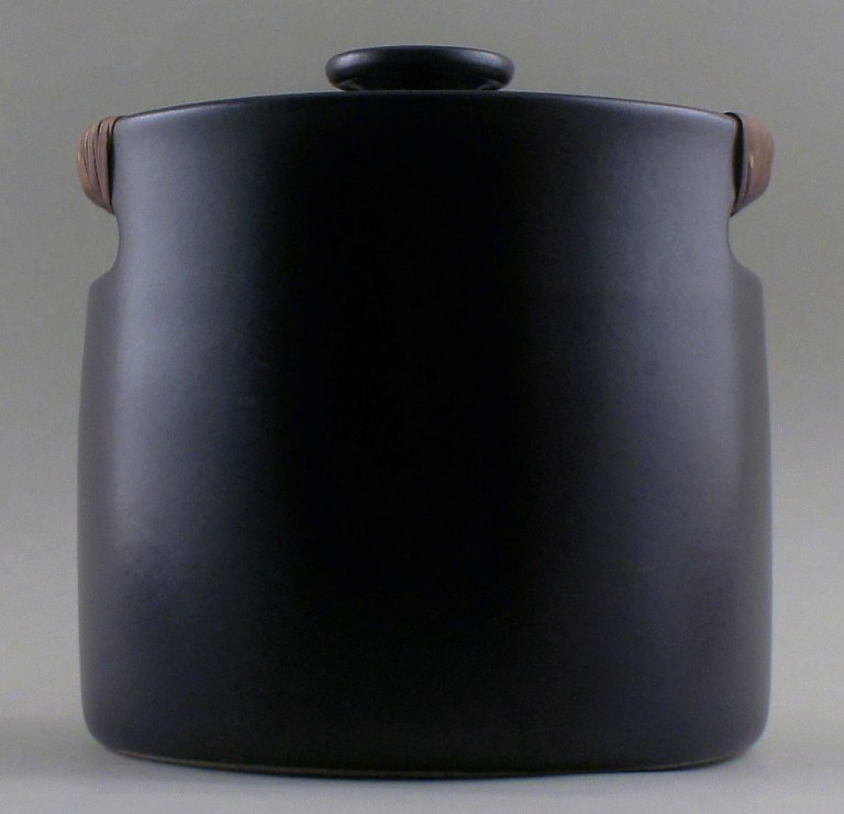 GustavBerg, Stig Lindberg, Terma pot in stoneware. 
