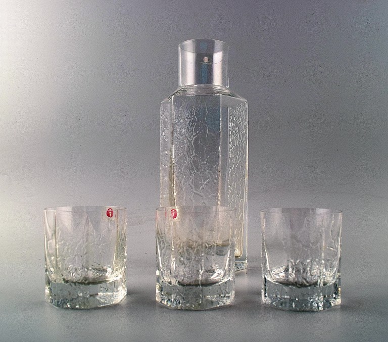 Iittala kunstglas service, 3 glas og karaffel.
