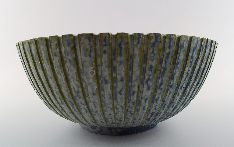 Arne Bang. Ceramics bowl. Marked AB 123.
