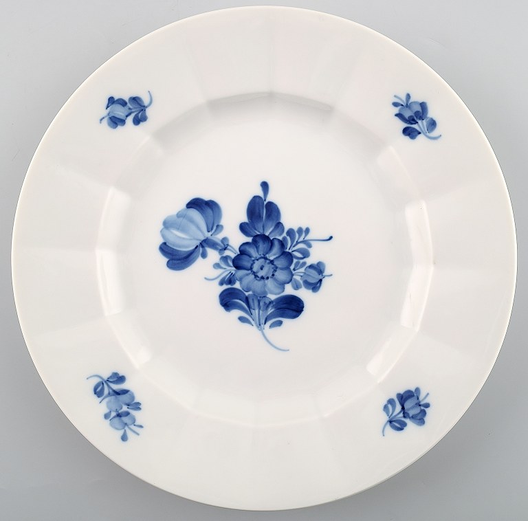 14 plates. Royal Copenhagen Blue Flower Angular, Lunch Plates.
Decoration number 10/8550.