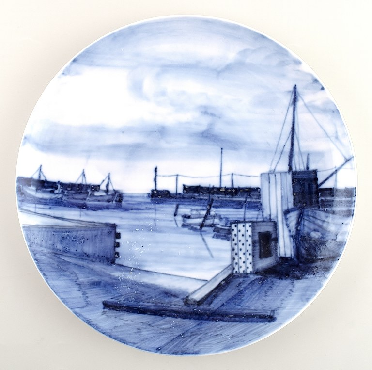 Lars Swane unique plate for Royal Copenhagen.
