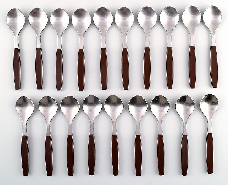 15 teaspoons, Henning Koppel. Strata cutlery stainless steel and brown plastic. 
Designed by Georg Jensen.
