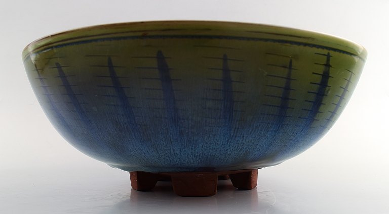 Wilhelm Kaage (1889-1960) for Farsta.
Unique large bowl of stoneware.