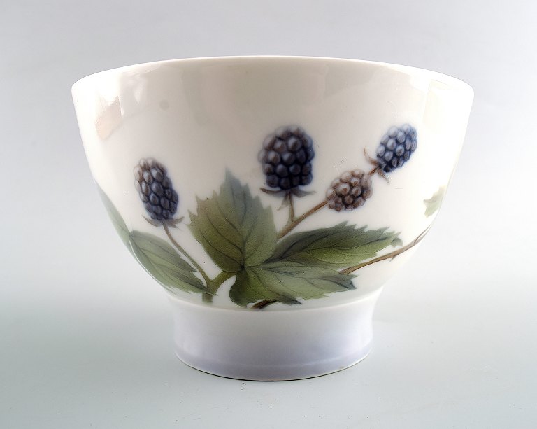 Rare B&G, Bing & Grondahl, art nouveau bowl decorated with blackberry branches.