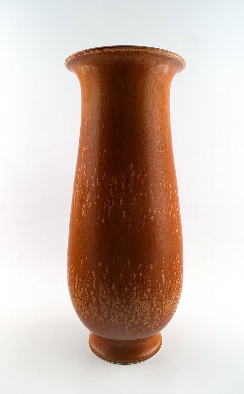 Large Rörstrand stoneware vase by Gunnar Nylund.
