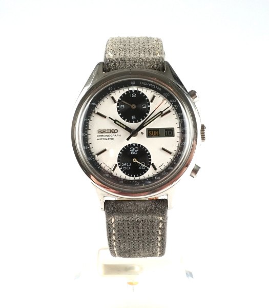 Seiko Chronograph Automatic, Panda. Cal. 6138, Ref. 8020. February 1977