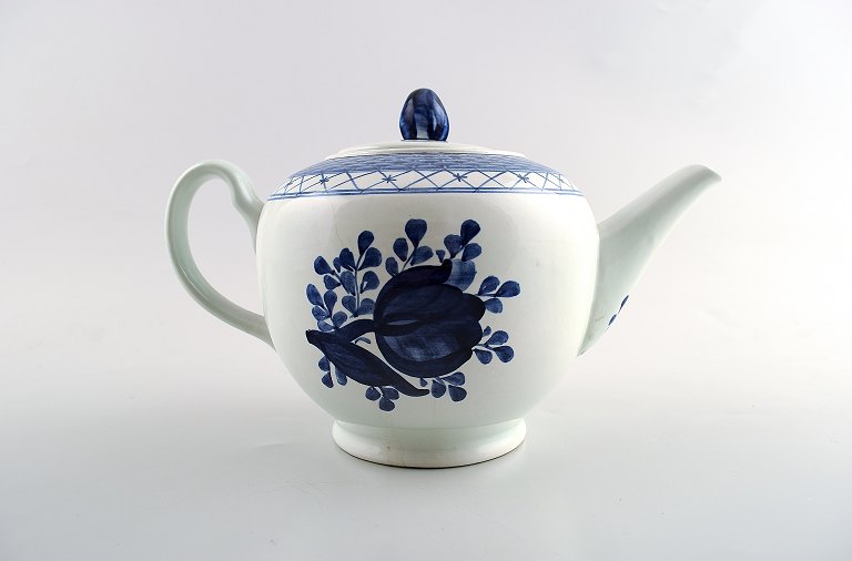 Aluminia / Royal Copenhagen Tranquebar, Teapot.
