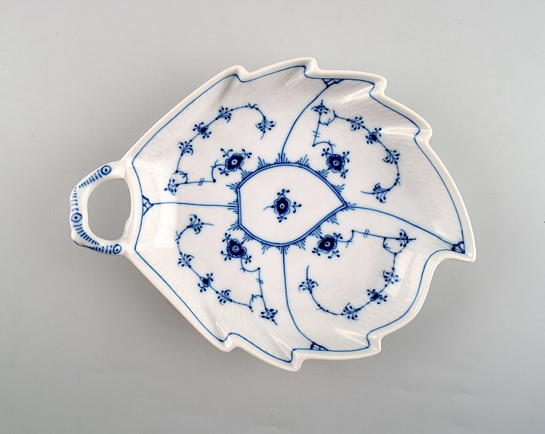 Royal Copenhagen leaf shaped blue fluted cake dish, no. 867.
