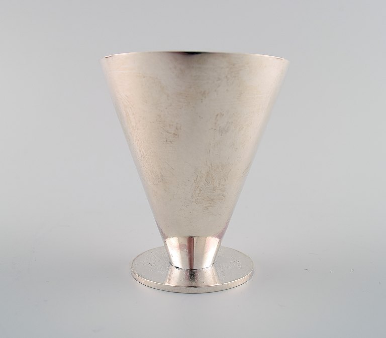 WIWEN NILSSON, cocktail/Vodka goblet, sterling silver, Lund, Sweden 1941-56. 
Conical on round foot.