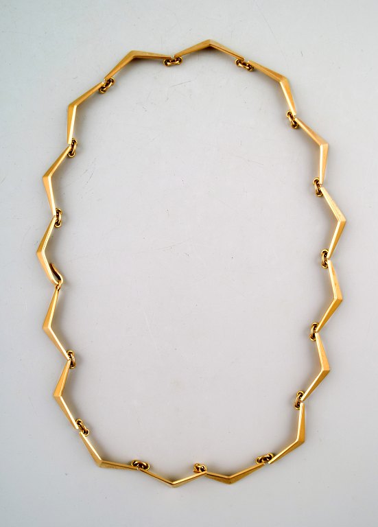 Just Andersen b. Qeqertarsuaq, Greenland 1884, d. Glostrup 1943.
Necklace in 18k. gold. 1940 s.