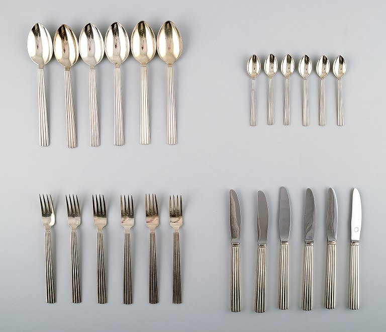 Georg Jensen : "Bernadotte" Complete 6 person cutlery service. 24 pieces.