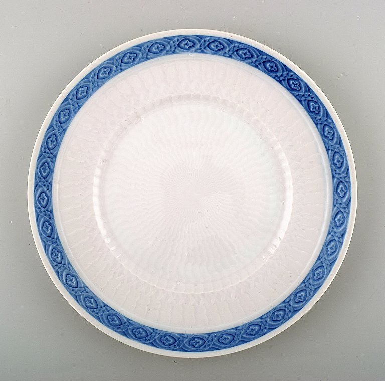 Blue Fan Royal Copenhagen porcelain dinnerware. 
Round serving dish no. 11505.