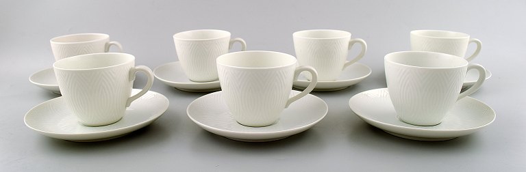 7 par Kongelig Dansk Salto Stel, Hvidt. 
Kaffekop med underkop 14.5 cm. 
