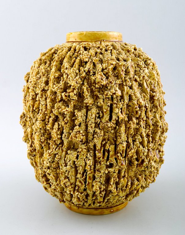 Rörstrand/Rorstrand Gunnar Nylund "Chamotte" vase. "Pindsvine-vasen"
