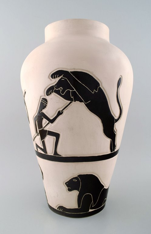 Robert Loiseleur for Lezoux, French ceramist.
Large Modernist floor vase decorated with classic motifs.