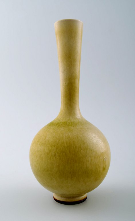 Berndt Friberg Studio ceramic vase. Modern Swedish design. Unique, handmade.