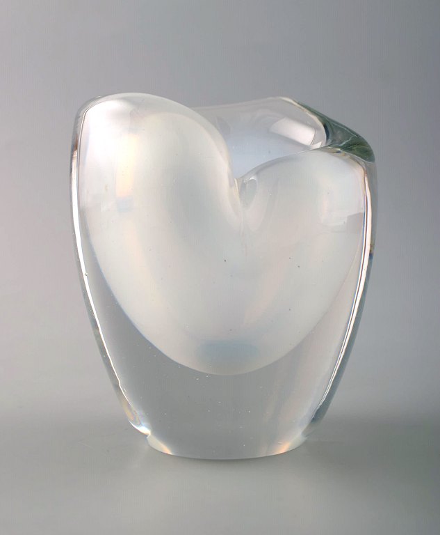 Tapio Wirkkala for Iittala.
Art glass vase.