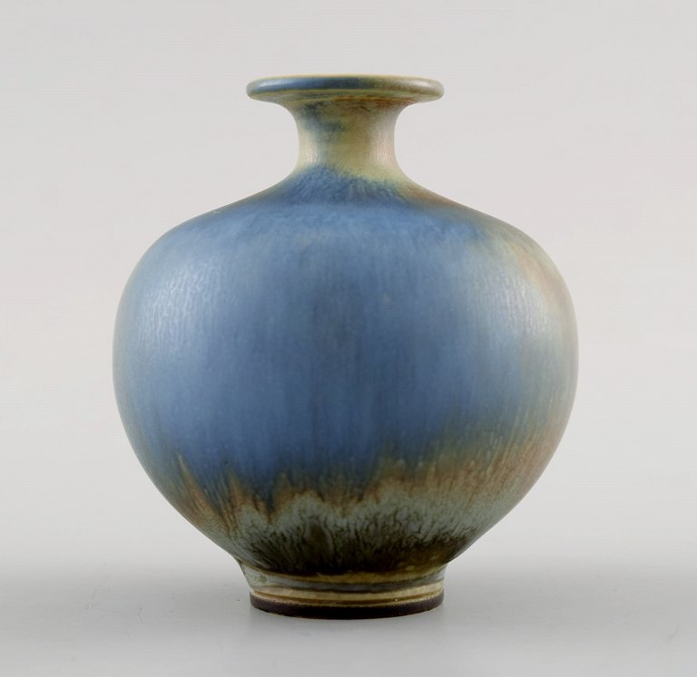 Berndt Friberg Studio ceramic vase. Modern Swedish design. Unique, handmade.