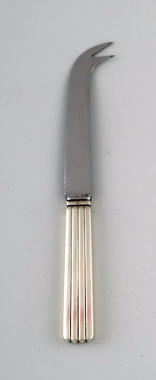 Bernadotte CHEESE KNIFE.
Bernadotte silver cutlery Georg Jensen.