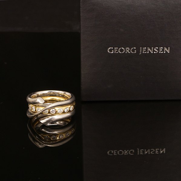 Regitze Overgaard for Georg Jensen: Magic ring, 18kt Gold, 9 diamonds. Size: 53