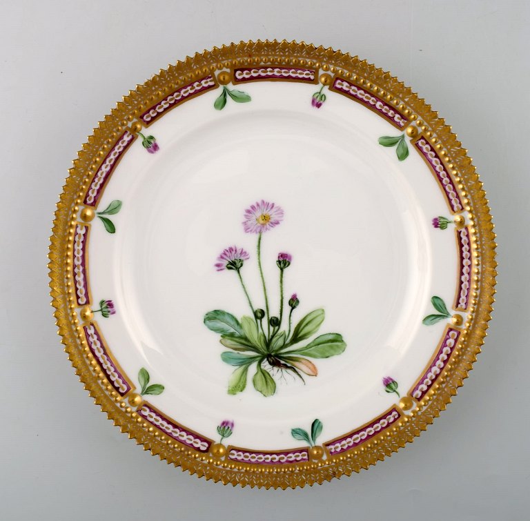 Royal Copenhagen Flora Danica lunch plate.
Model Number 20/3553.